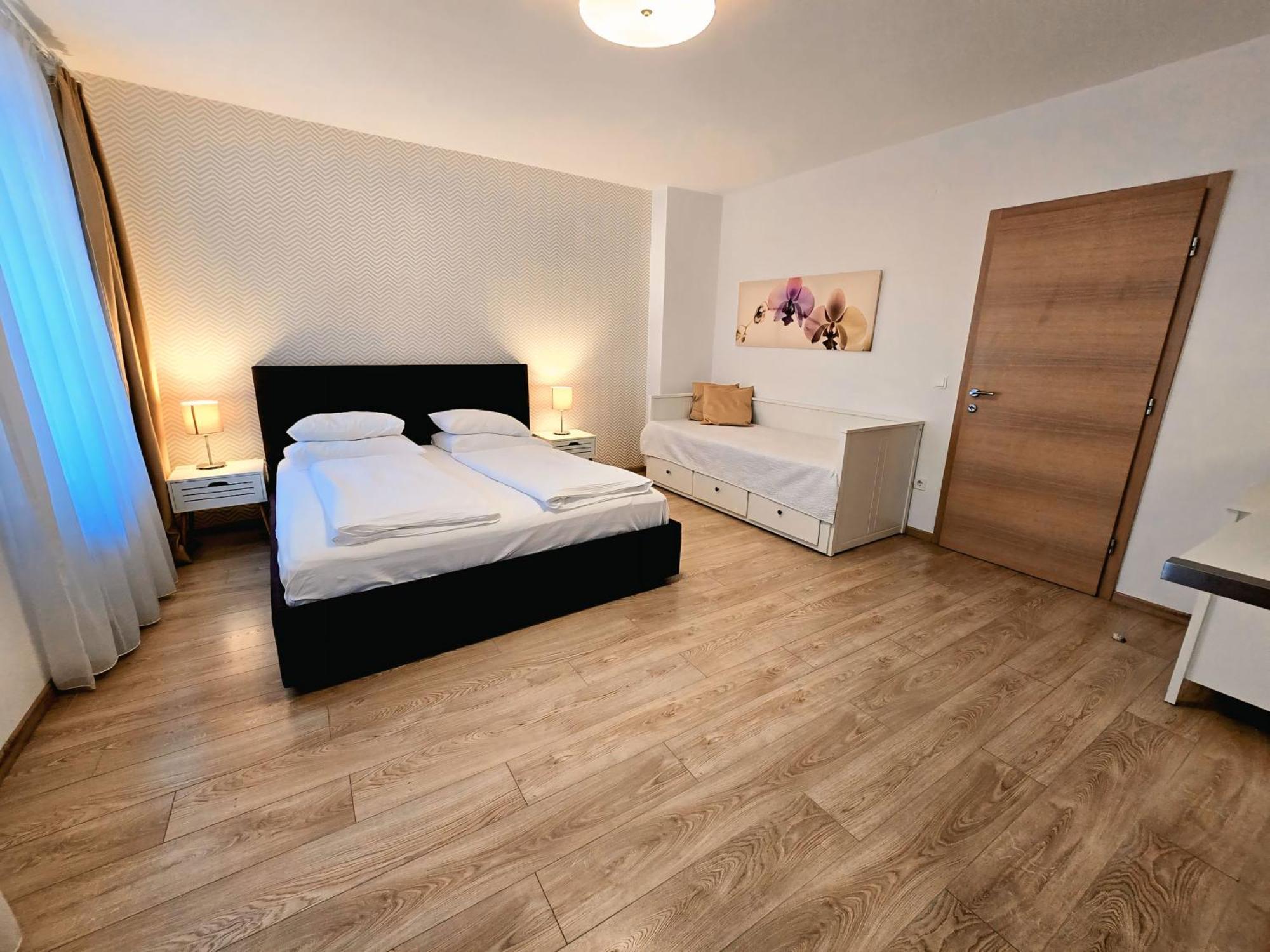 מוסטר City Center Apartments מראה חיצוני תמונה